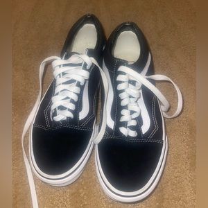 SOLD 🛑🛑NWOT VANS OLD SKOOL SHOE WOMEN SIZE 8